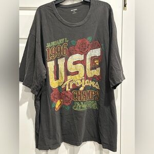 USC Trojans Graphic T-Shirt -NWOT